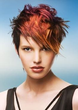 Read more about the article Cool and Elegant Messy Hairstyles for Women in 2021